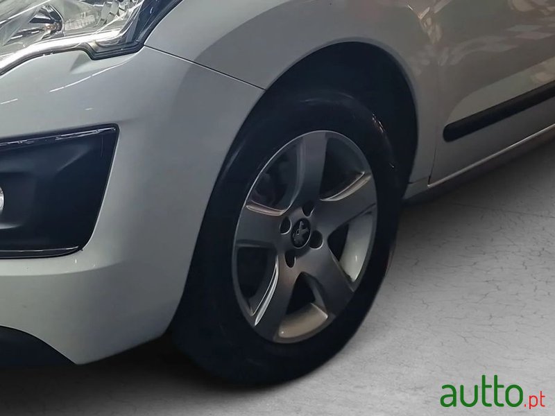 2015' Peugeot 3008 photo #5