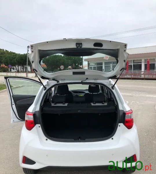 2019' Toyota Yaris photo #3