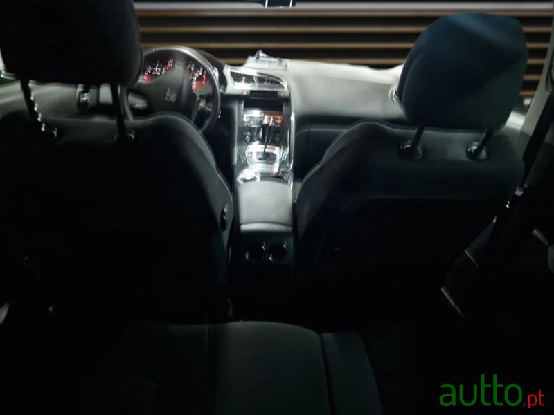 2015' Peugeot 3008 photo #6