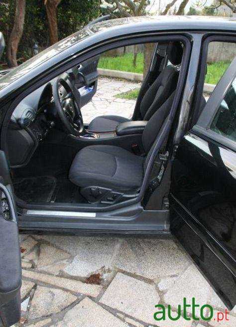 2002' Mercedes-Benz 220 photo #4