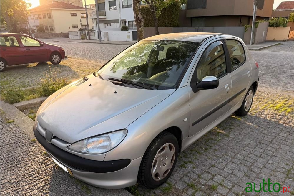 2003' Peugeot 206 1.1 Xr photo #1