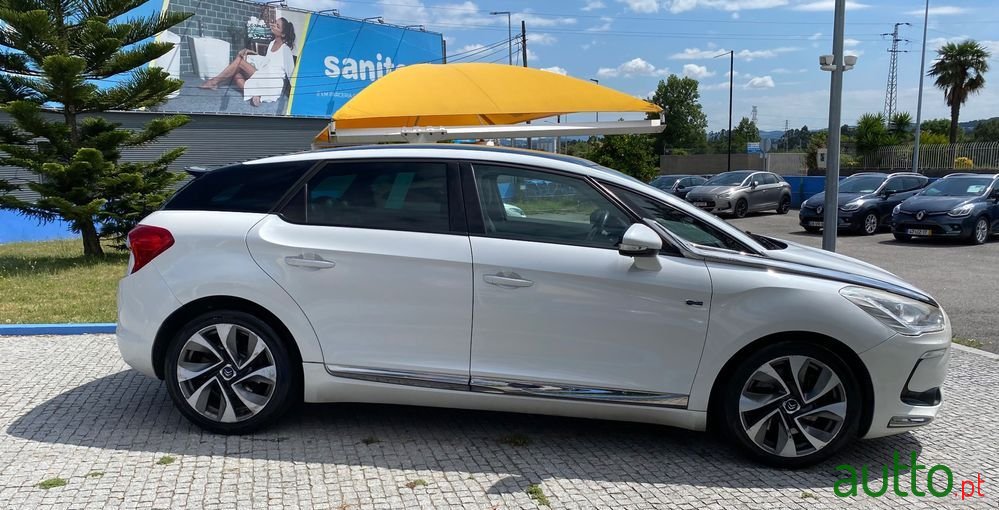 2013' Citroen DS5 photo #6