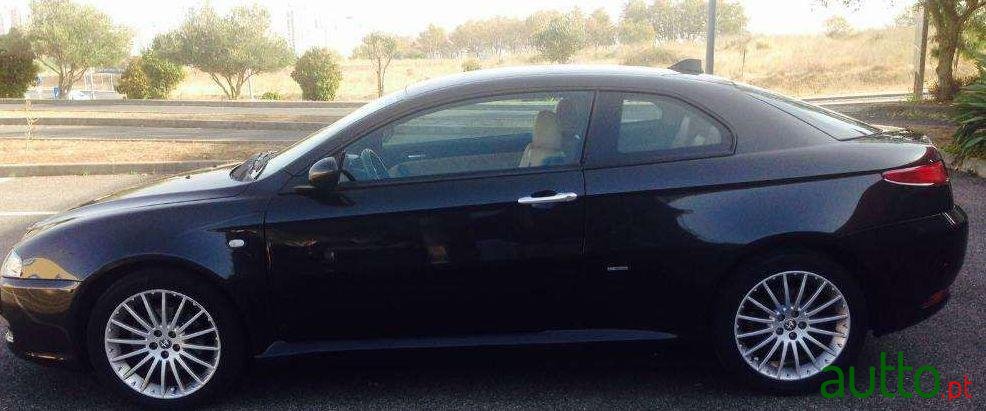 2004' Alfa Romeo GT photo #4