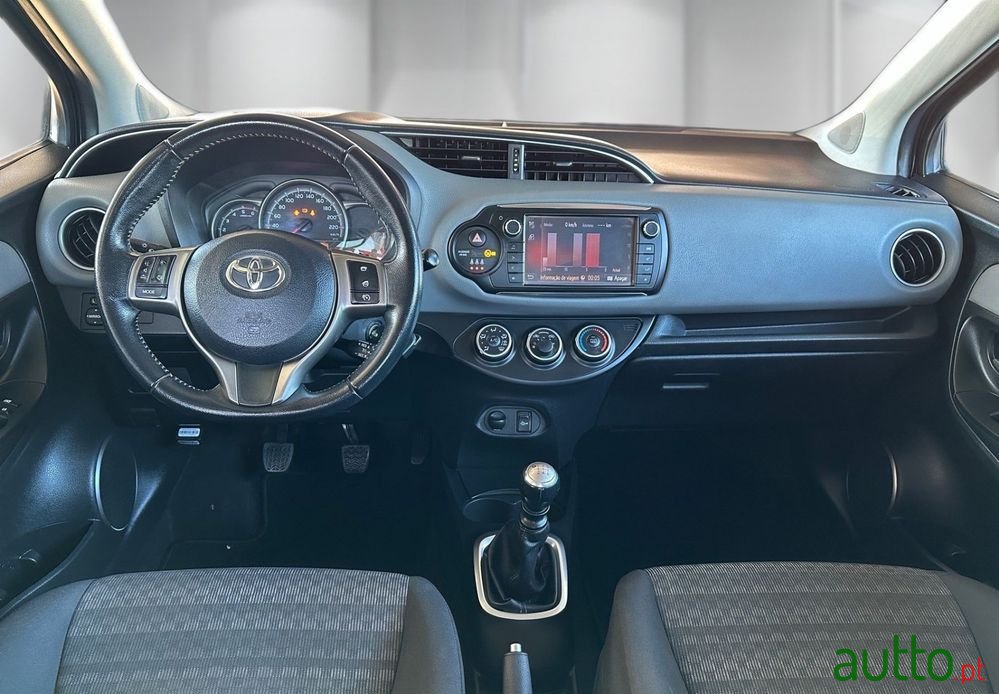 2016' Toyota Yaris photo #2