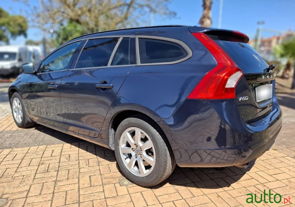 2012' Volvo V60 D2 Edition photo #2