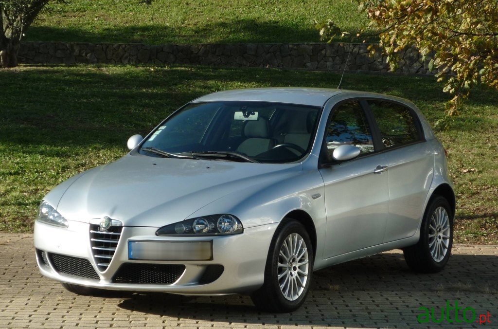 2005' Alfa Romeo 147 photo #1