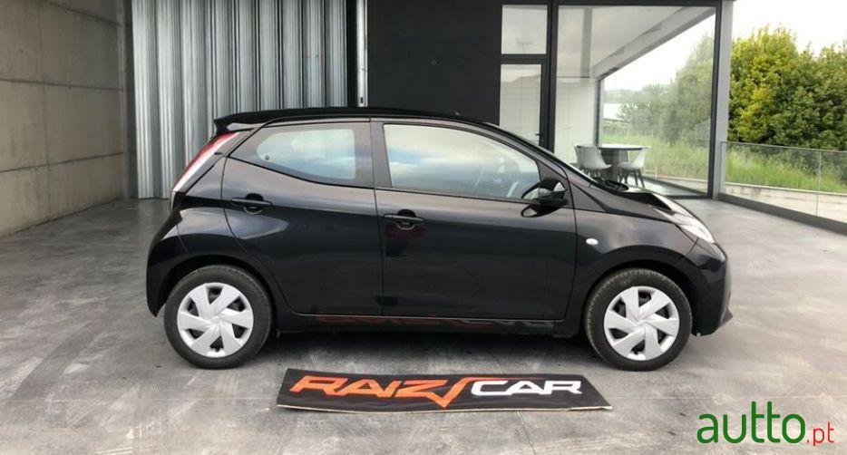 2017' Toyota Aygo photo #3