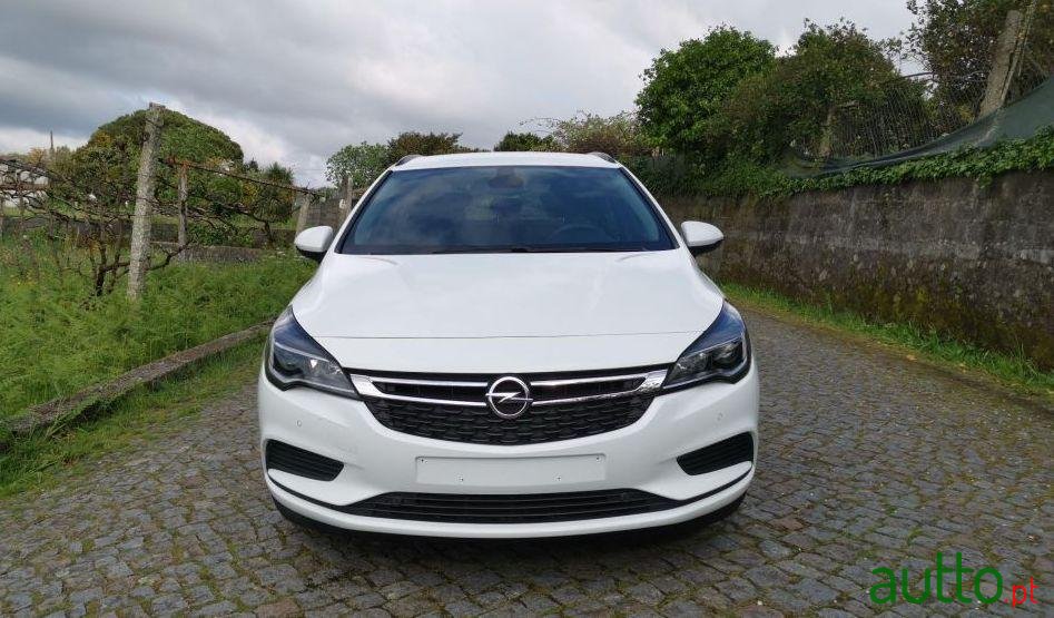 2019' Opel Astra 1.6 Cdti Ecotec Navi photo #1