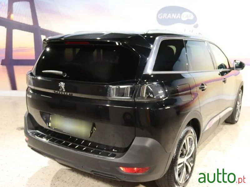 2024' Peugeot 5008 photo #5