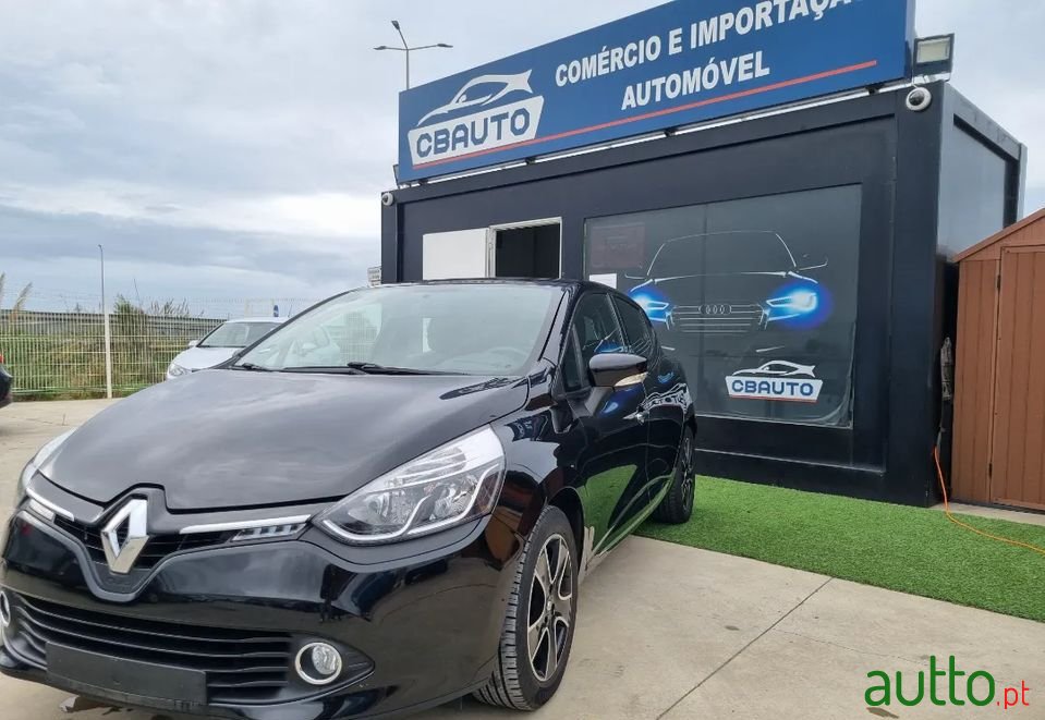 2015' Renault Clio photo #1