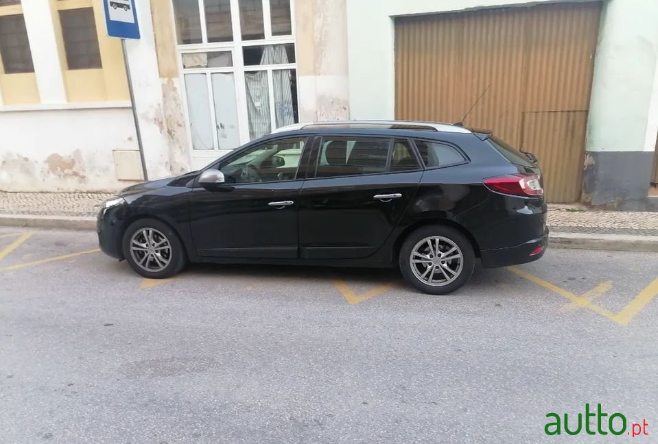 2013' Renault Megane Sport Tourer photo #4