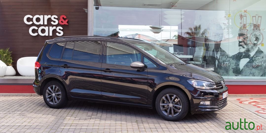 2017' Volkswagen Touran photo #1