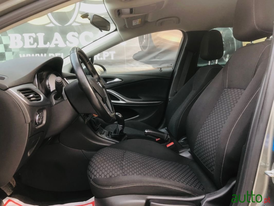 2017' Opel Astra Sports Tourer photo #5