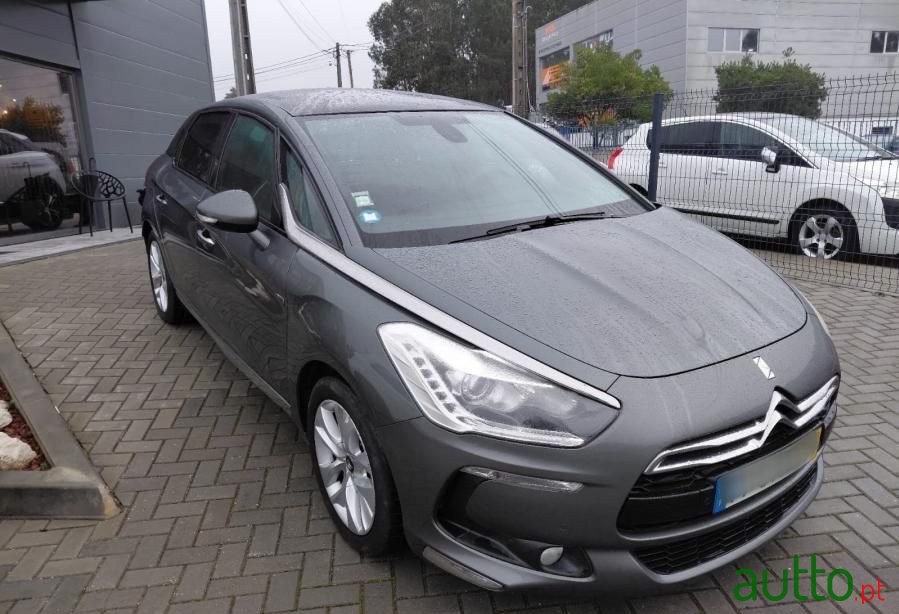 2013' DS Automobiles Ds5 photo #4