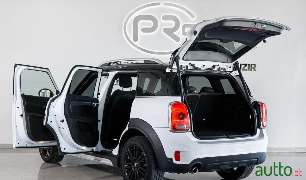 2019' MINI Countryman Cooper photo #5