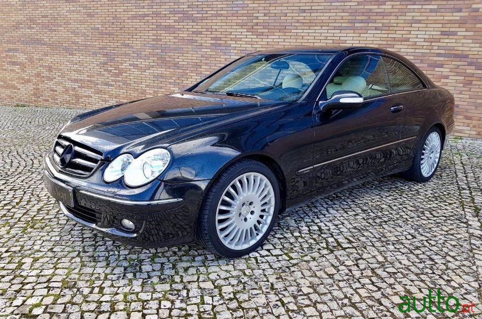 2005' Mercedes-Benz Clk-220 photo #2