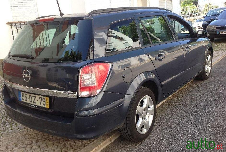 2007' Opel Astra Caravan photo #1