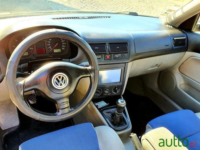 2000' Volkswagen Golf photo #3