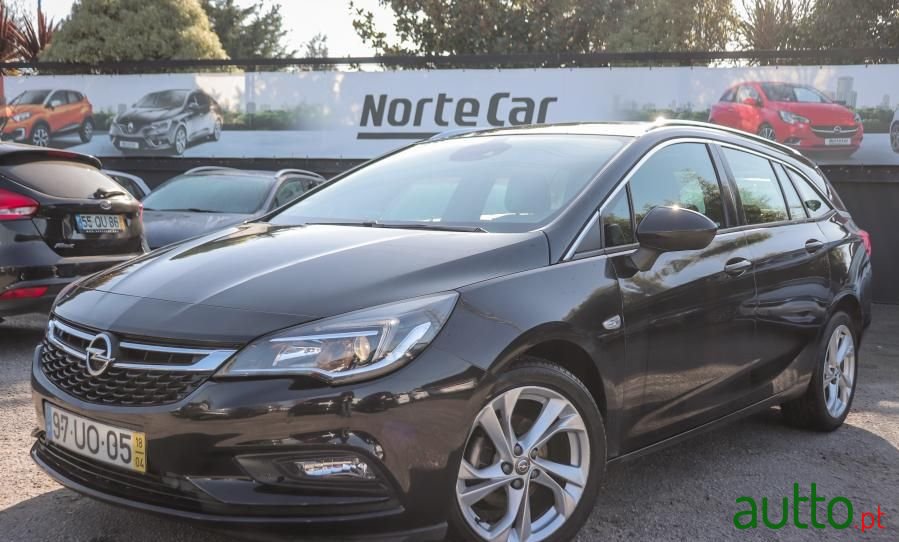 2018' Opel Astra Sports Tourer photo #1