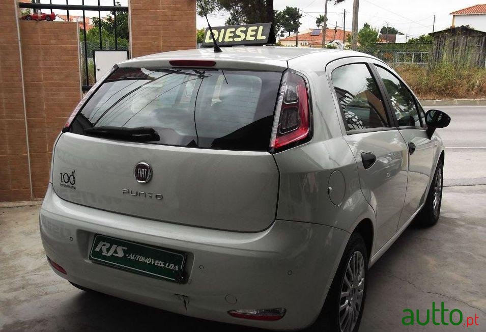 2013' Fiat Grande Punto photo #2