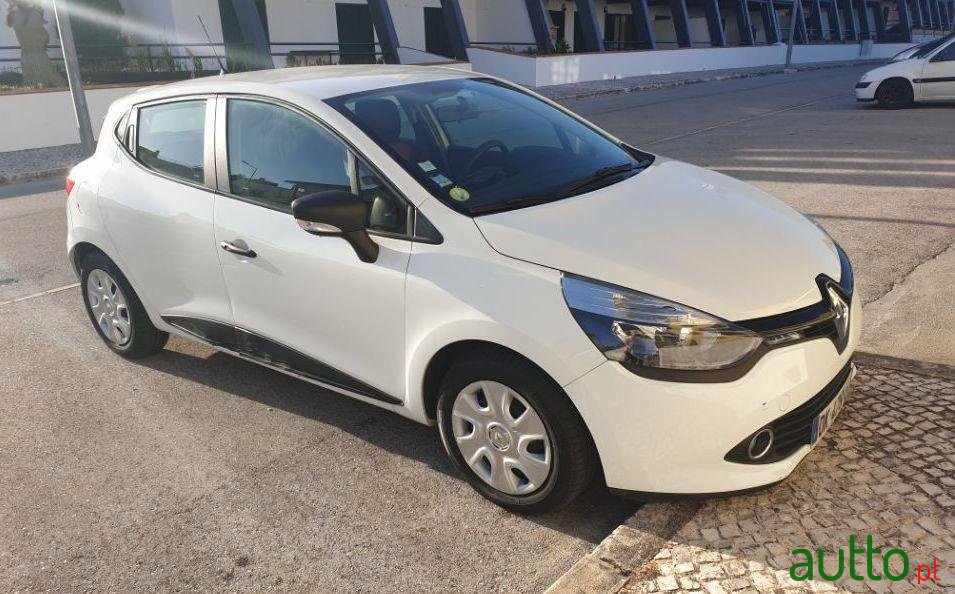 2014' Renault Clio 75 Cv photo #1