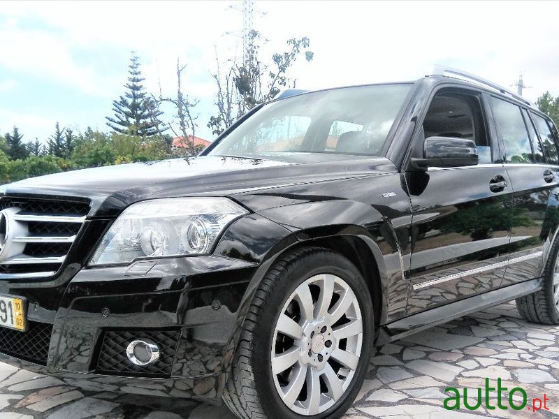 2010' Mercedes-Benz Glk-220 photo #1