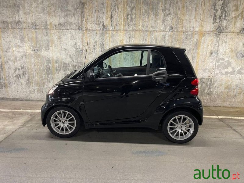 2011' Smart Fortwo photo #2