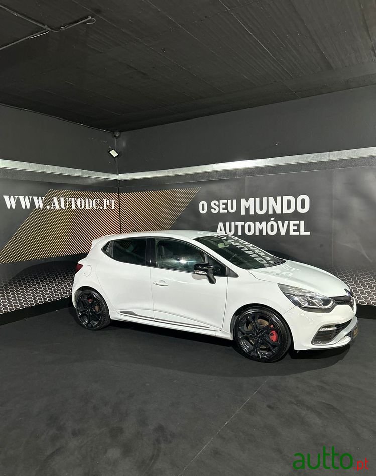 2014' Renault Clio 1.6 T Rs Edc photo #4