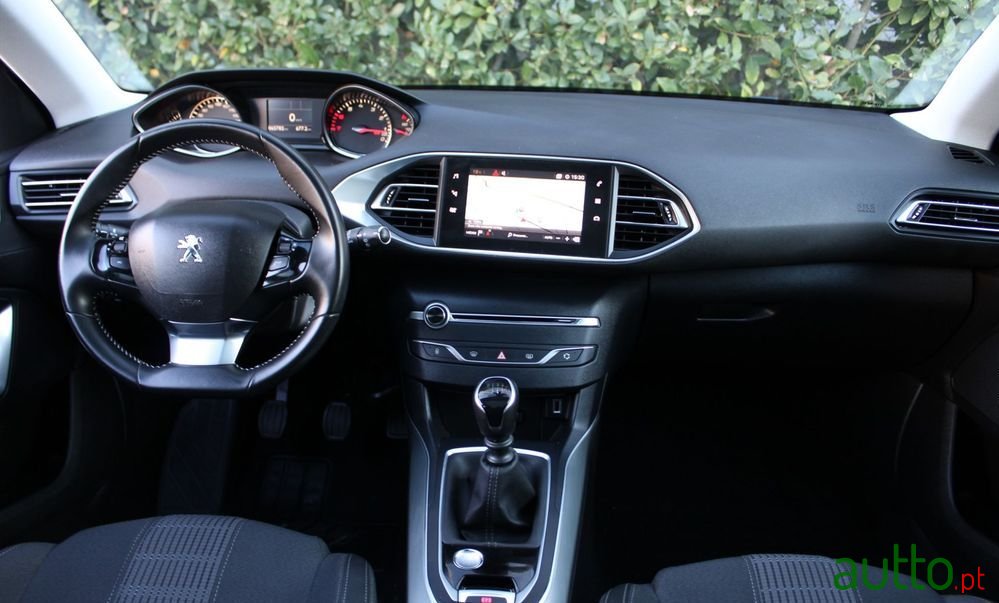 2020' Peugeot 308 photo #4