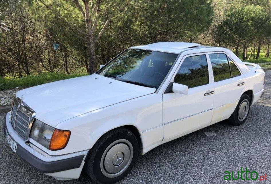 1991' Mercedes-Benz E-200 photo #2