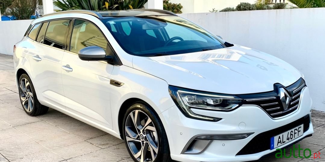2017' Renault Megane Sport Tourer photo #2