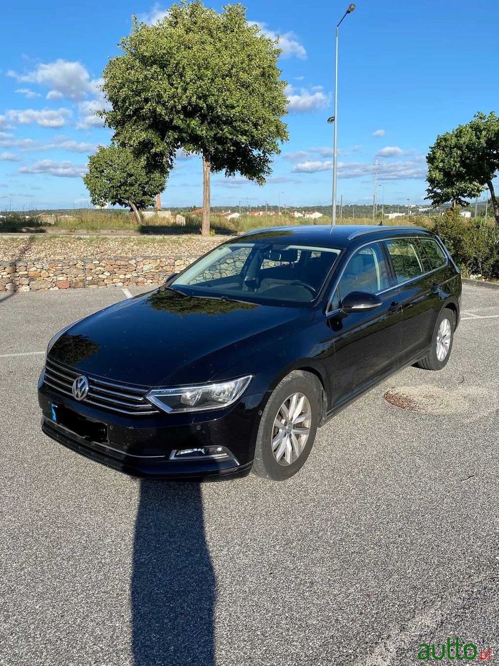 2015' Volkswagen Passat photo #2