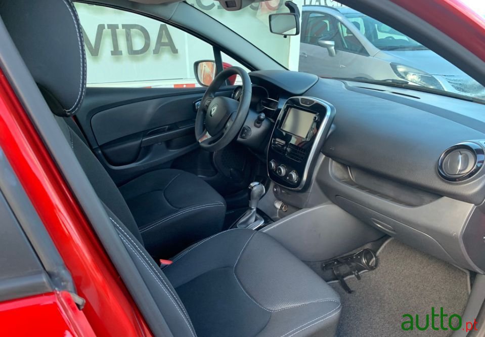 2015' Renault Clio photo #6