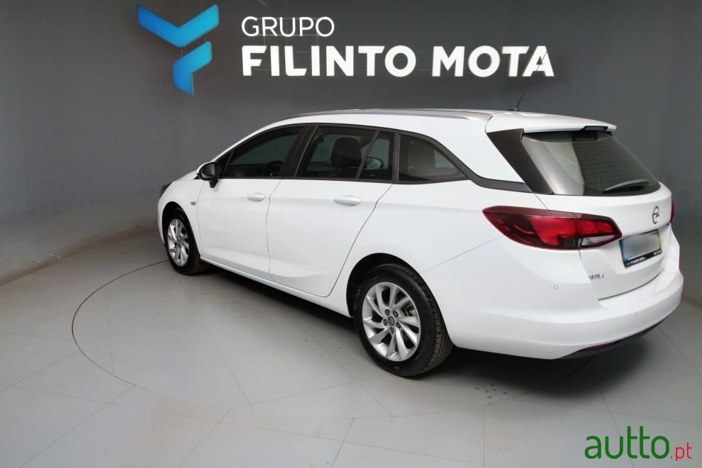 2019' Opel Astra Sports Tourer photo #4