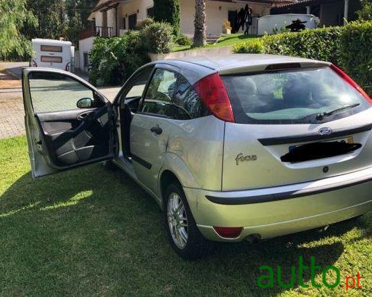 2002' Ford Focus photo #1