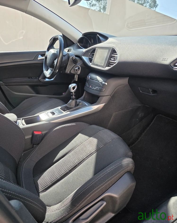 2015' Peugeot 308 Sw photo #4