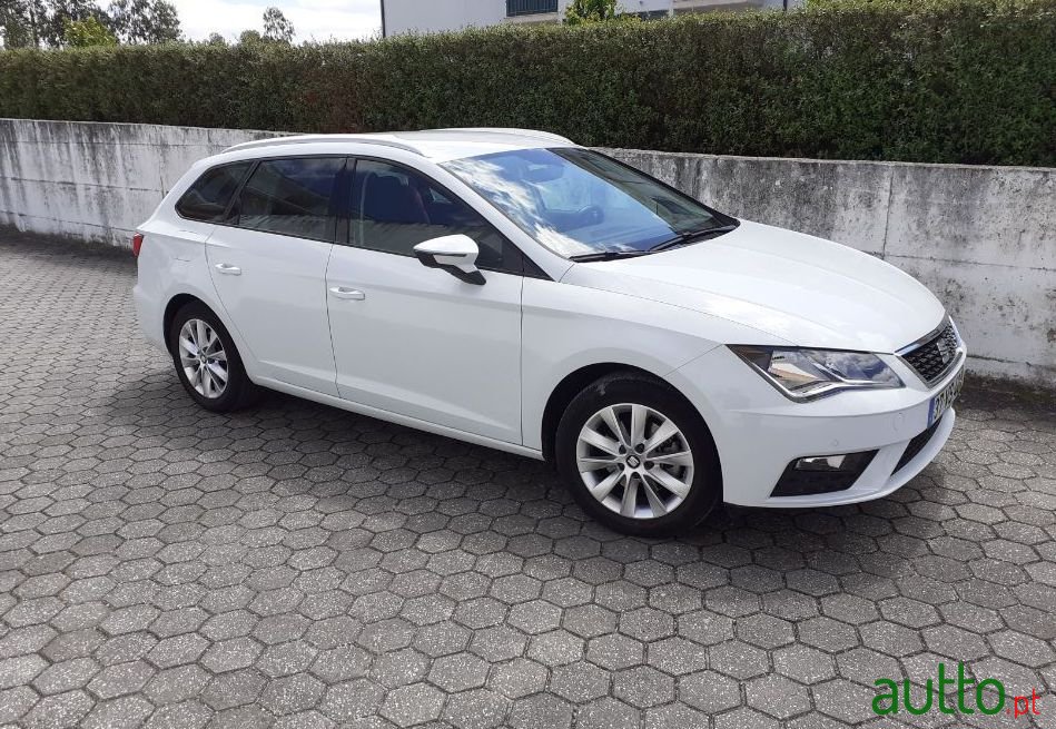 2018' SEAT Leon St photo #1