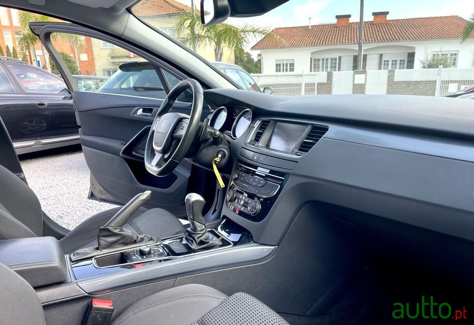 2014' Peugeot 508 Sw photo #5