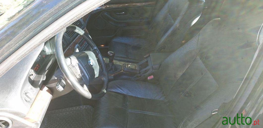 2000' BMW 520 photo #3