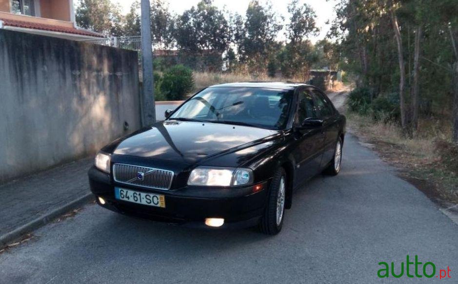 2001' Volvo S80 2.4 D5 Executive 4L photo #2
