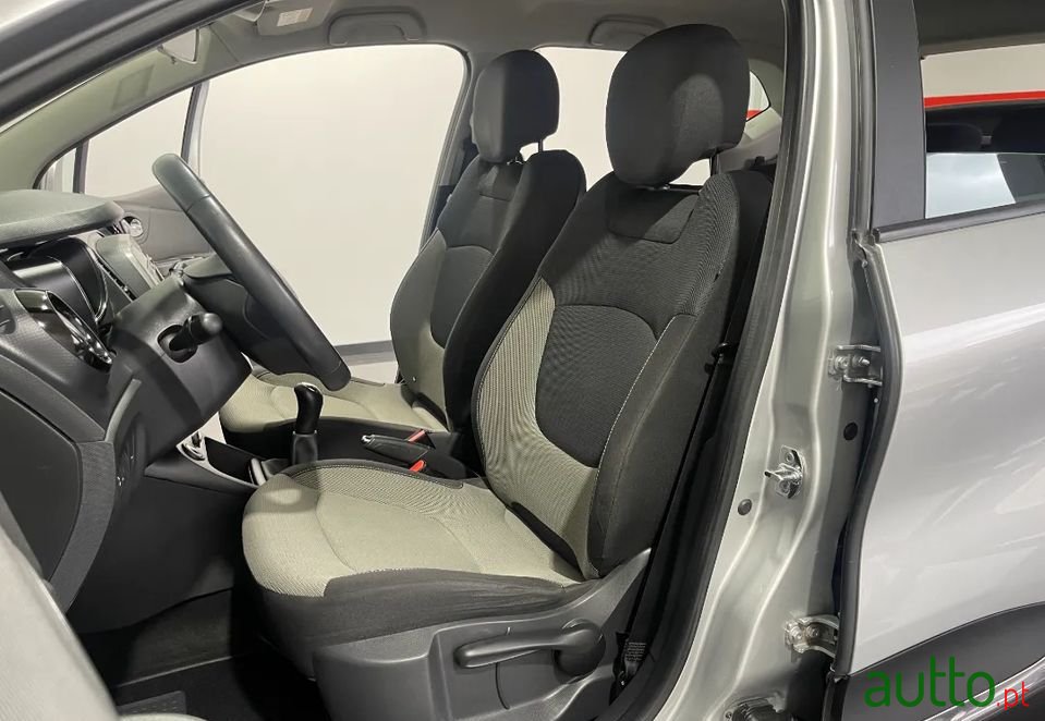 2014' Renault Captur photo #6