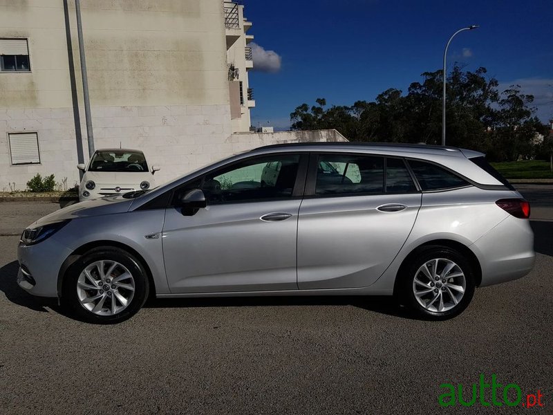 2020' Opel Astra Sports Tourer photo #5