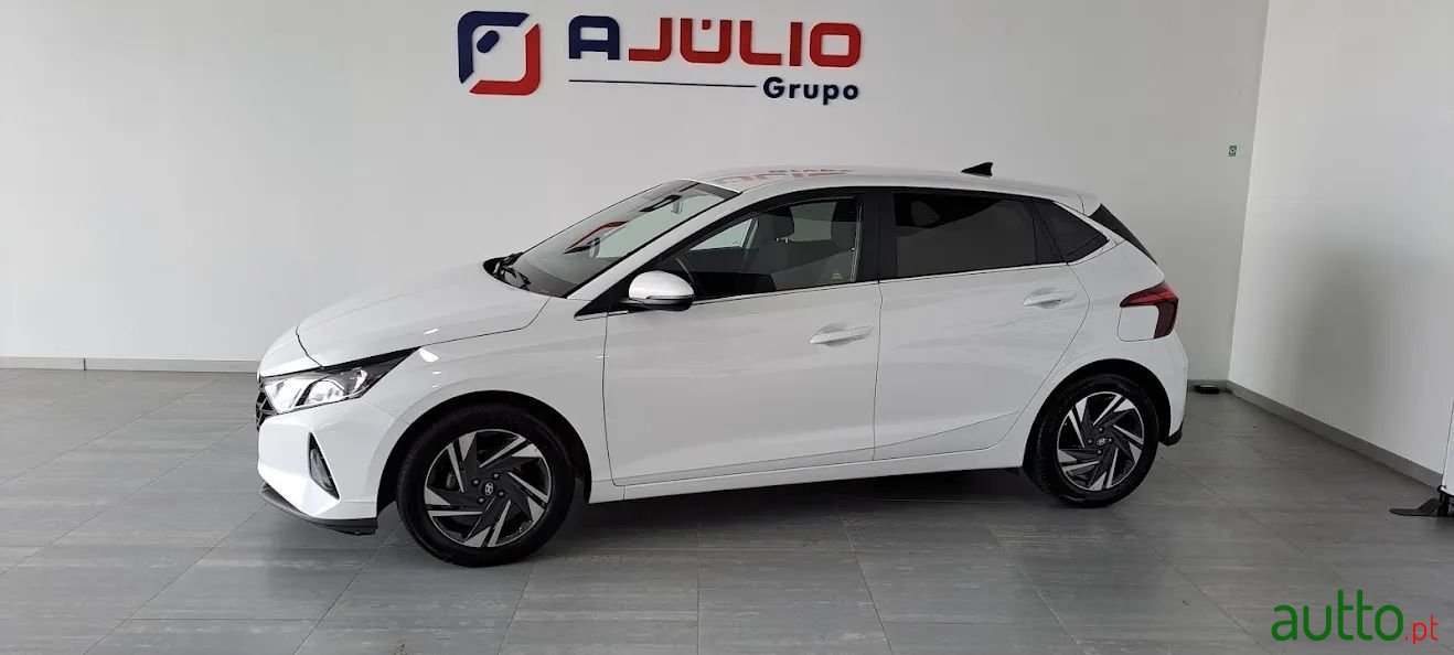 2022' Hyundai i20 photo #2