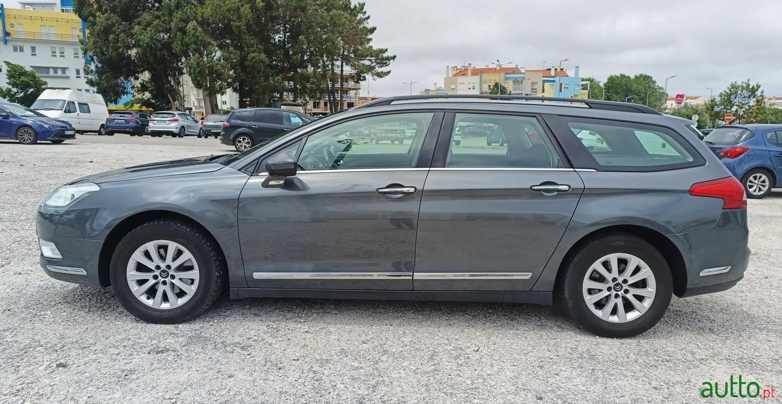 2014' Citroen C5 Tourer photo #6