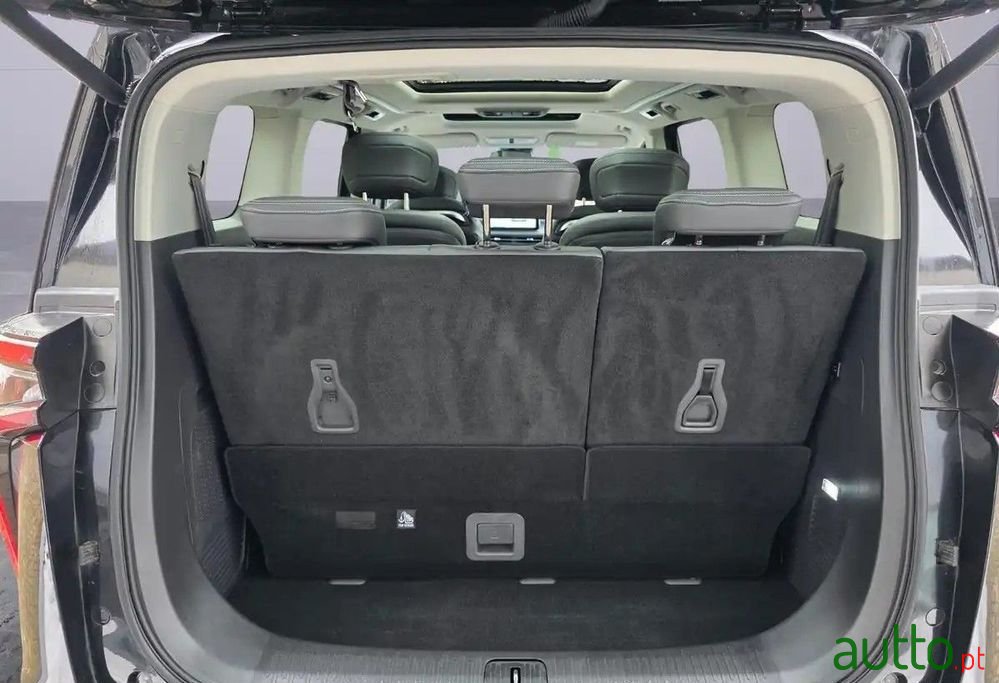 2023' Maxus MIFA 9 Luxury photo #6