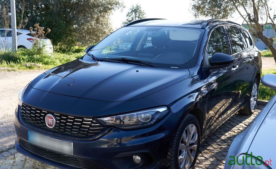 2017' Fiat Tipo Station Wagon photo #1