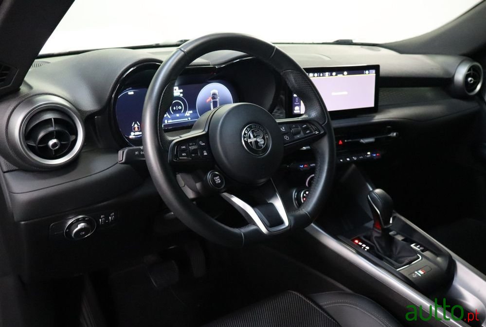 2022' Alfa Romeo Tonale 1.5 Hybrid Sprint photo #5
