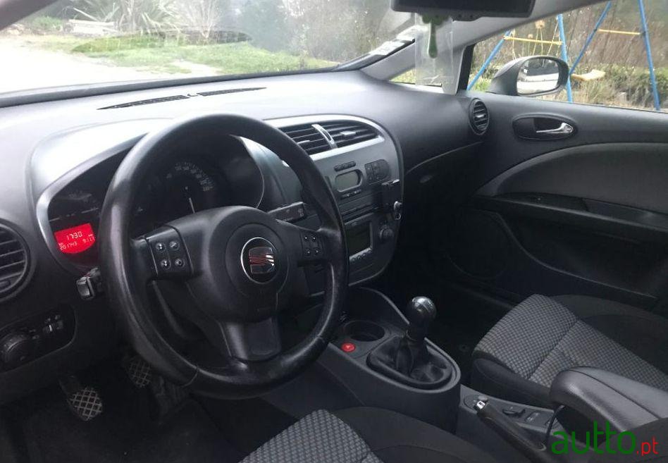 2008' SEAT Leon photo #4