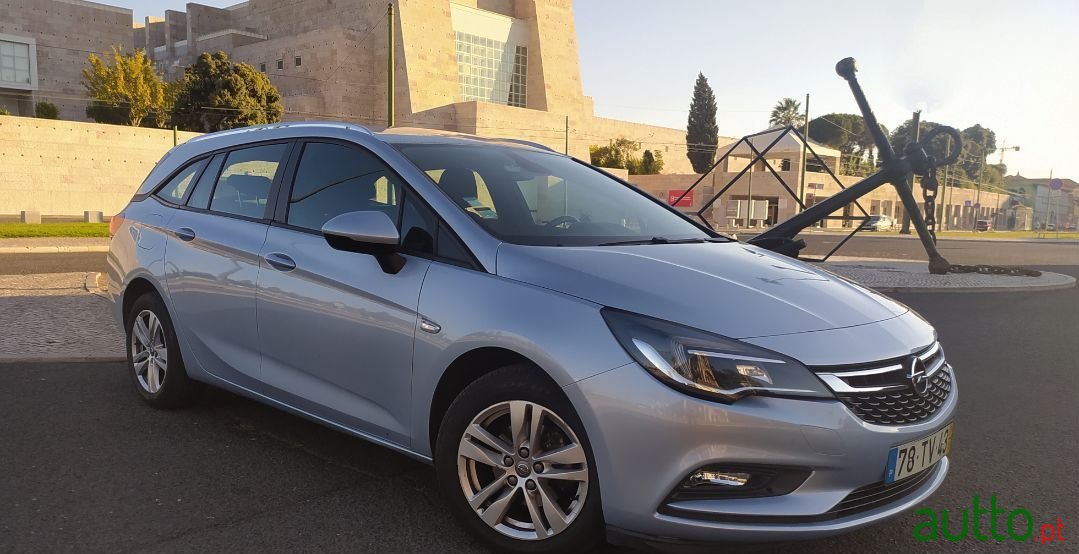 2017' Opel Astra Sports Tourer photo #2