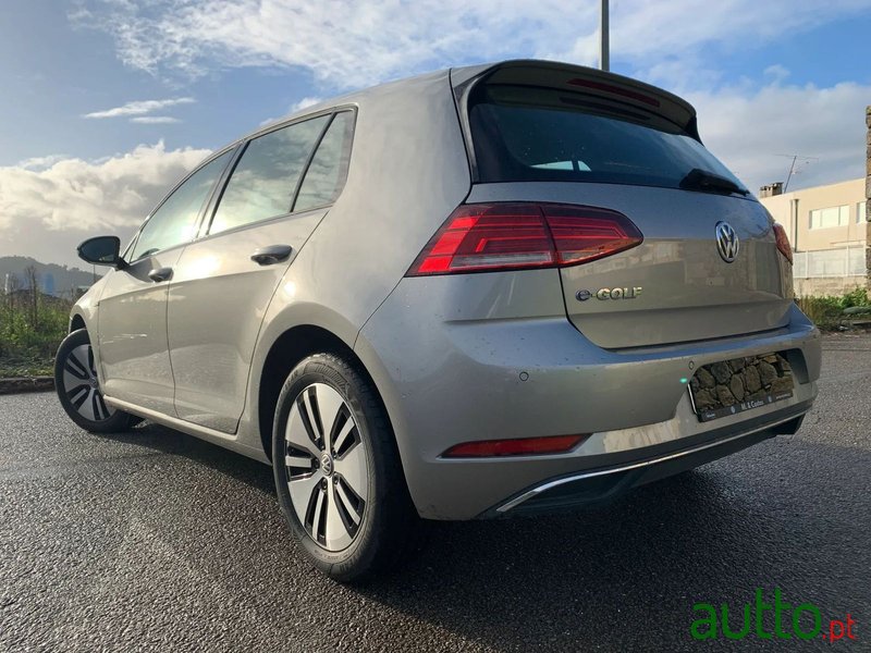 2017' Volkswagen e-Golf photo #3